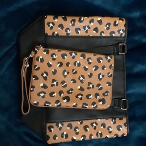 Thirtyone tote bag with mini rubie wristlet